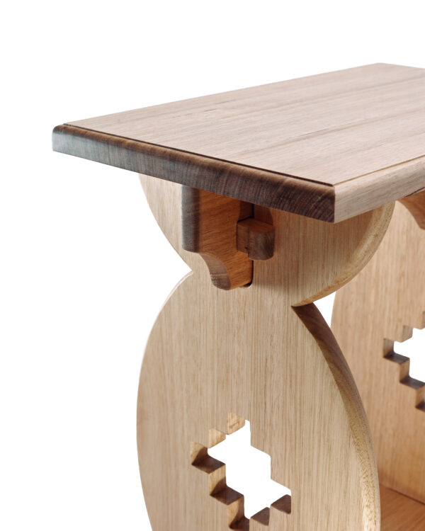 Cosmos, Knock down side table
